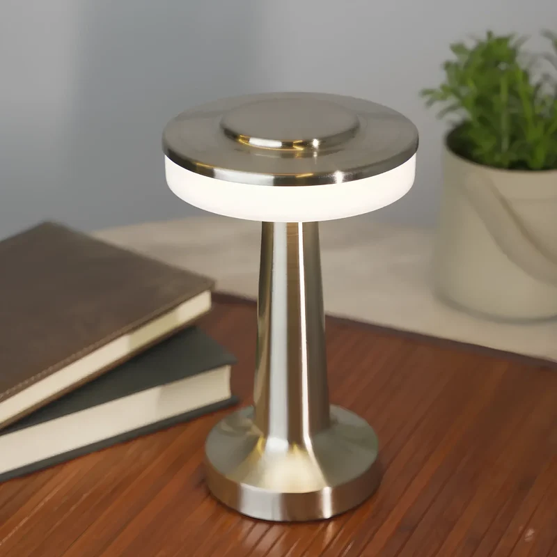 Trådløs LED Bordlampe med Genopladeligt Batteri