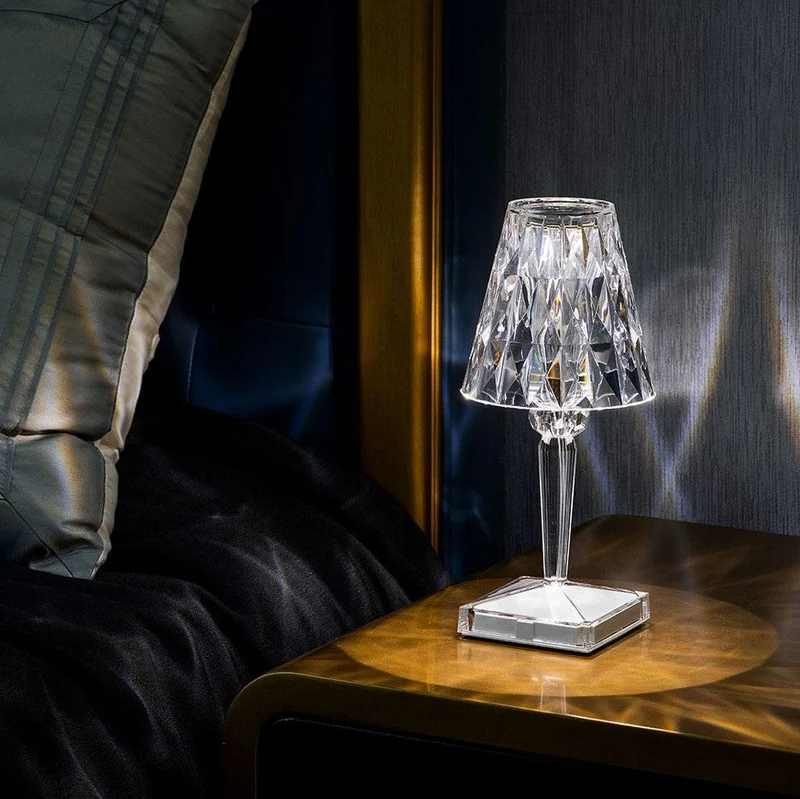 Stilfuld LED Bordlampe med Krystalglans og Touchstyring