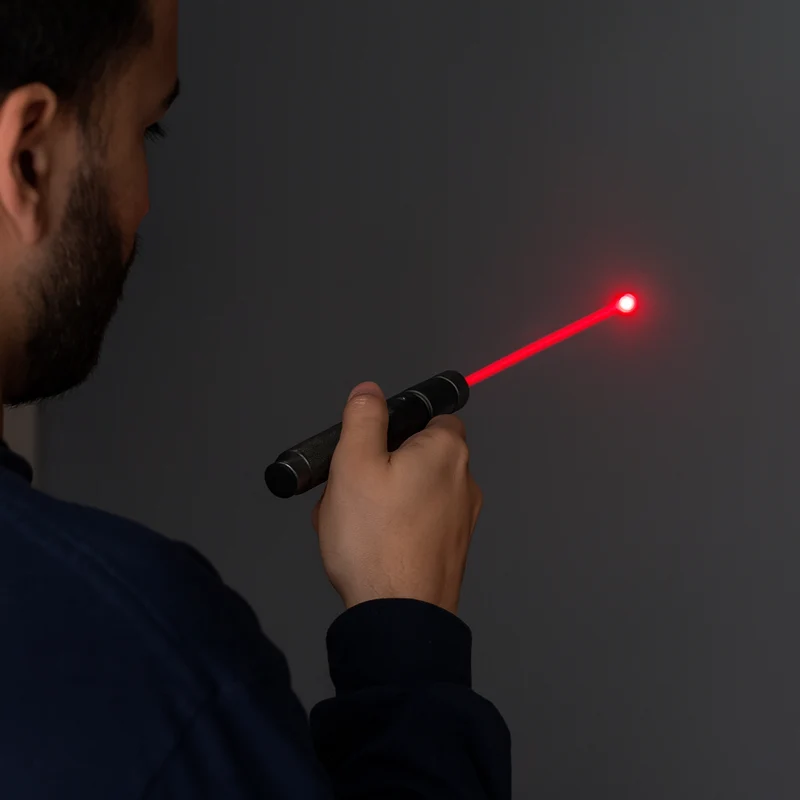 Langtrækkende Laserpegepind med Justerbar Fokus & Opladning