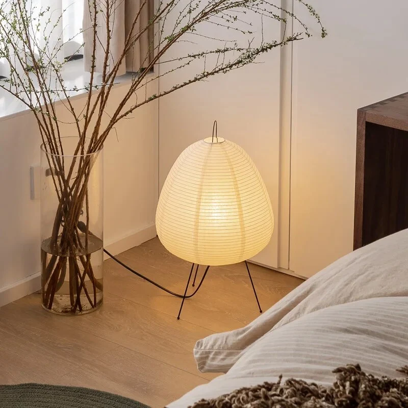 Japansk LED Bordlampe i Rispapir – Elegant og Energibesparende
