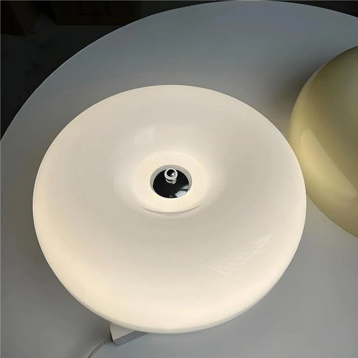 Stilfuld LED Bordlampe med Justerbart Lys og Moderne Glas