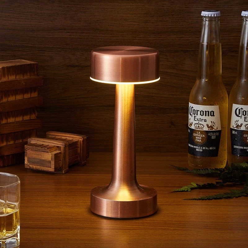 Moderne LED Bordlampe med Justerbar Belysning og Stilrent Design
