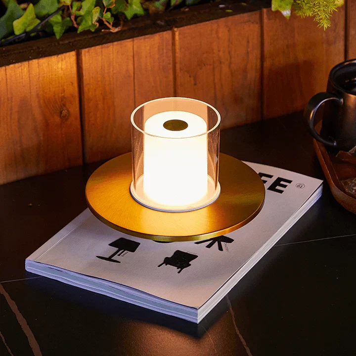 Sikker LED Bordlampe med Ægte Stearinlysglød
