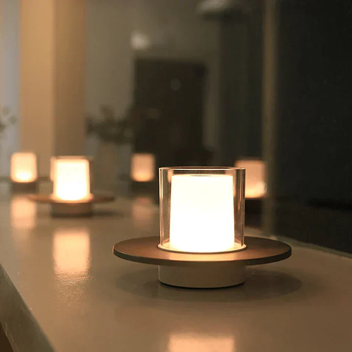 Sikker LED Bordlampe med Ægte Stearinlysglød