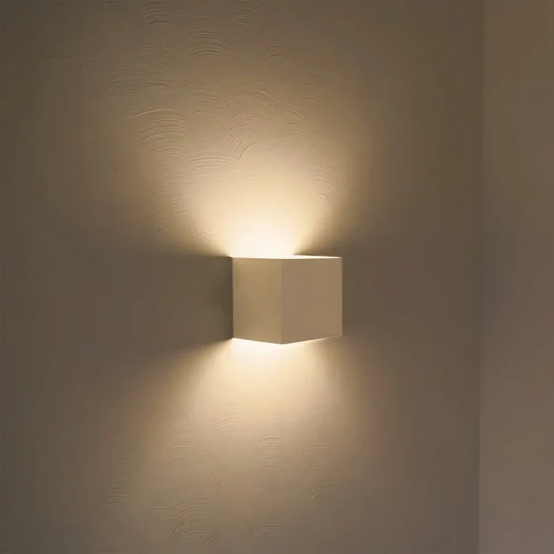 Justerbar LED Væglampe i Sort Aluminium til Indendørs & Udendørs