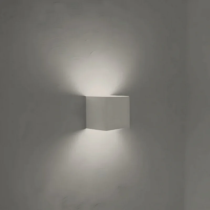 Justerbar LED Væglampe i Sort Aluminium til Indendørs & Udendørs