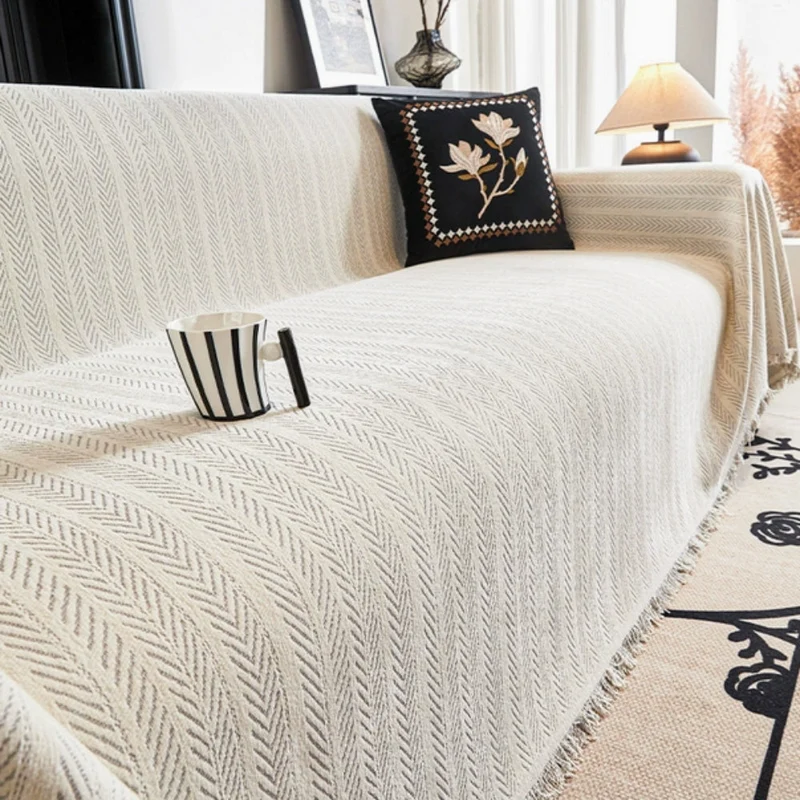 Stilfuldt Herringbone Sofaovertræk i Chenille med Tofler