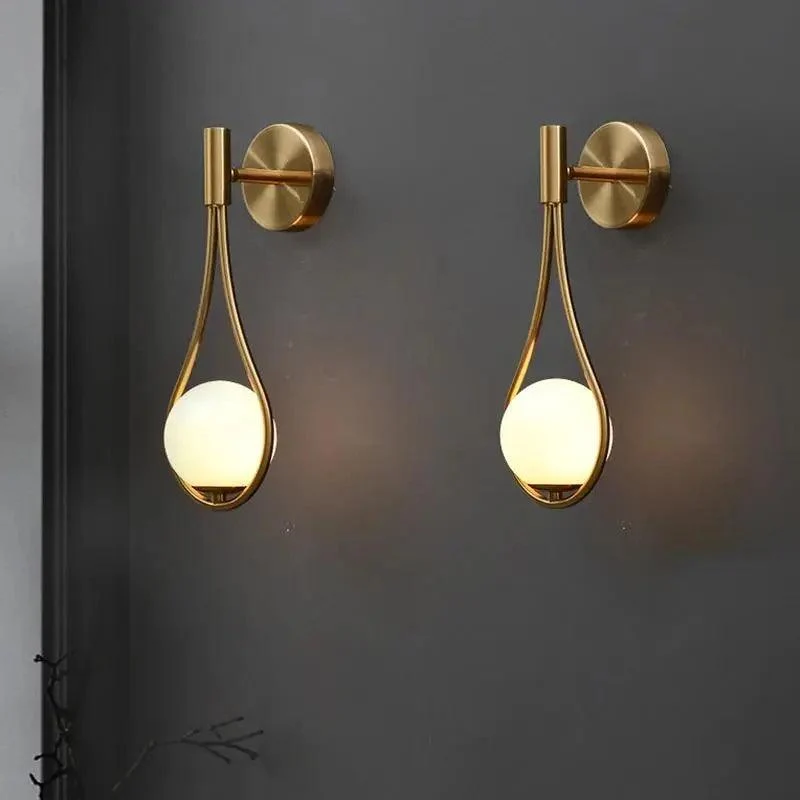 Elegant Væglampe i Metal – Moderne og Minimalistisk Design