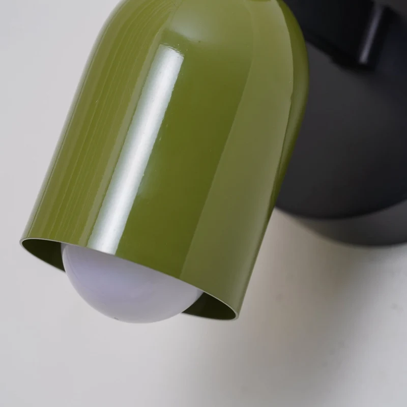Elegant vintage væglampe med dobbelt lys til moderne hjem