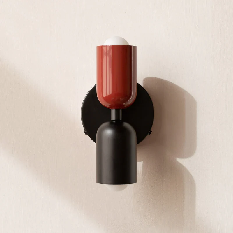 Elegant vintage væglampe med dobbelt lys til moderne hjem