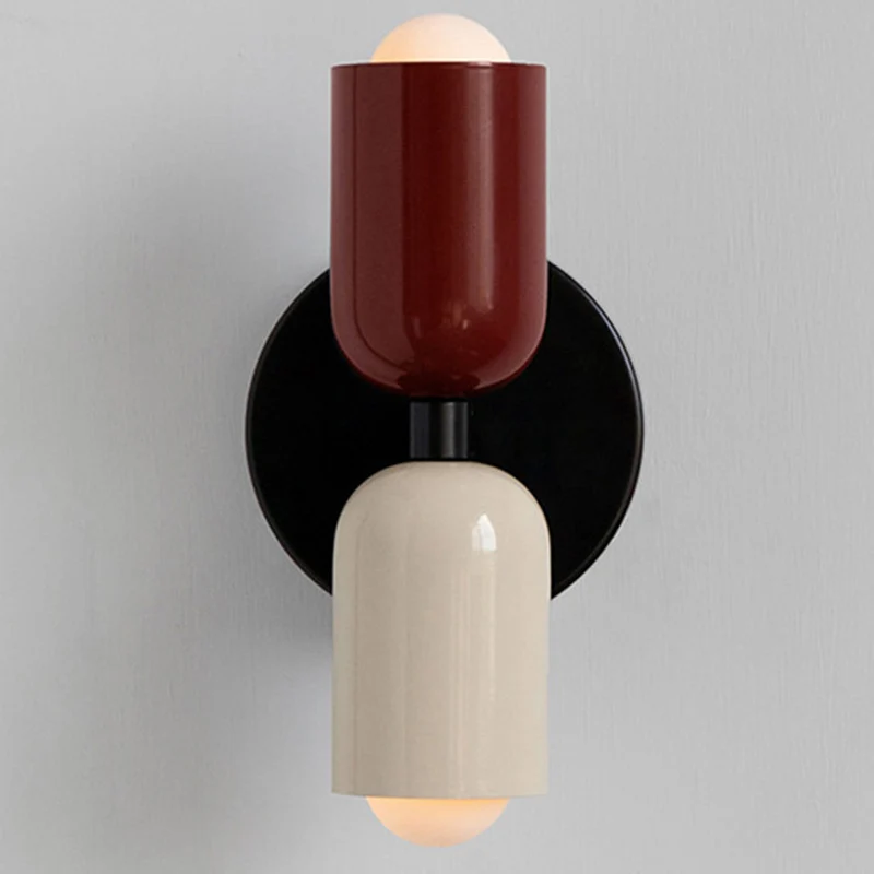 Elegant vintage væglampe med dobbelt lys til moderne hjem