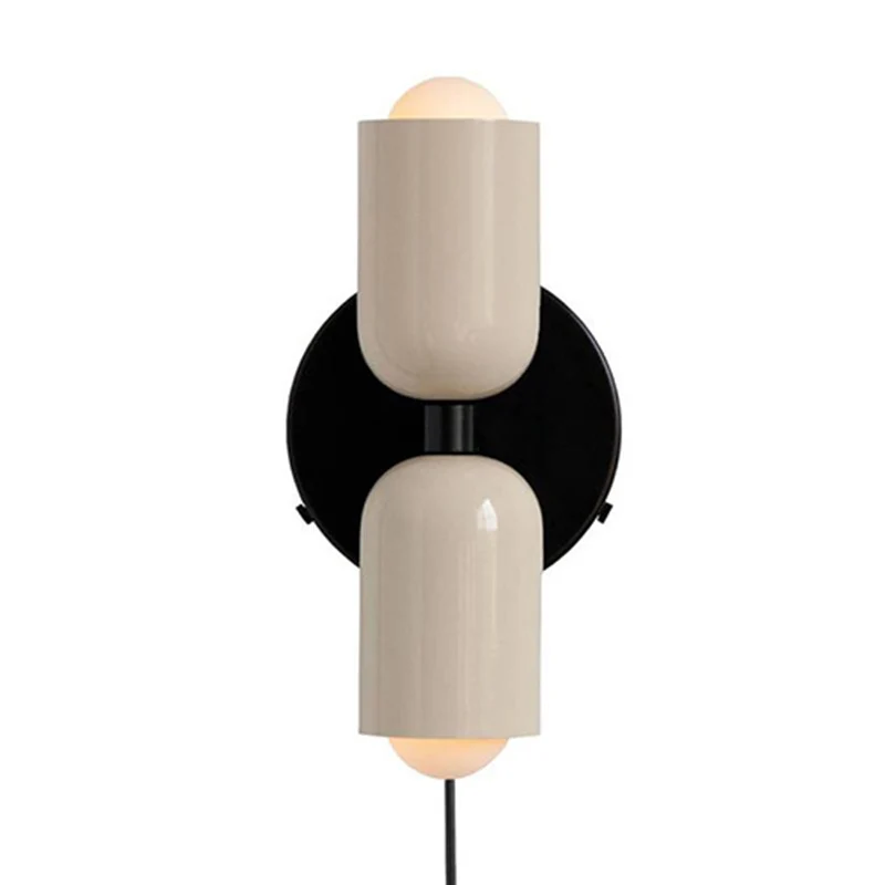 Elegant vintage væglampe med dobbelt lys til moderne hjem