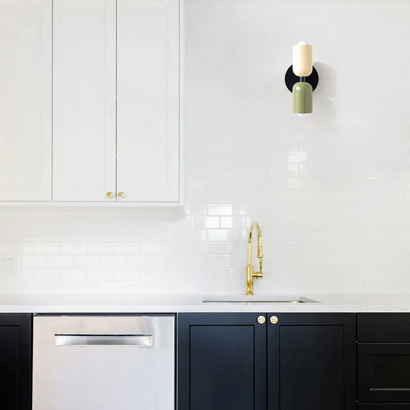 Elegant vintage væglampe med dobbelt lys til moderne hjem