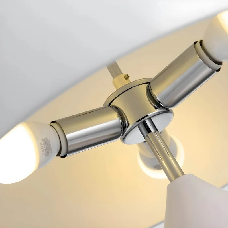 Vintage Bordlampe i Metal – Stilfuld Belysning til Hjemmet