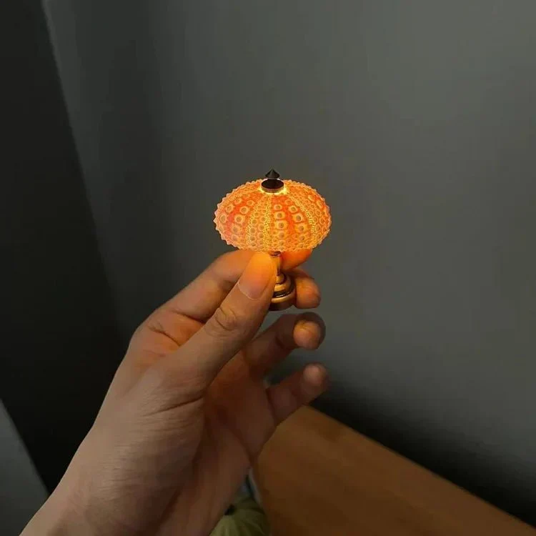 Mini Bordlampe med Unik Søpindsvin Dekoration
