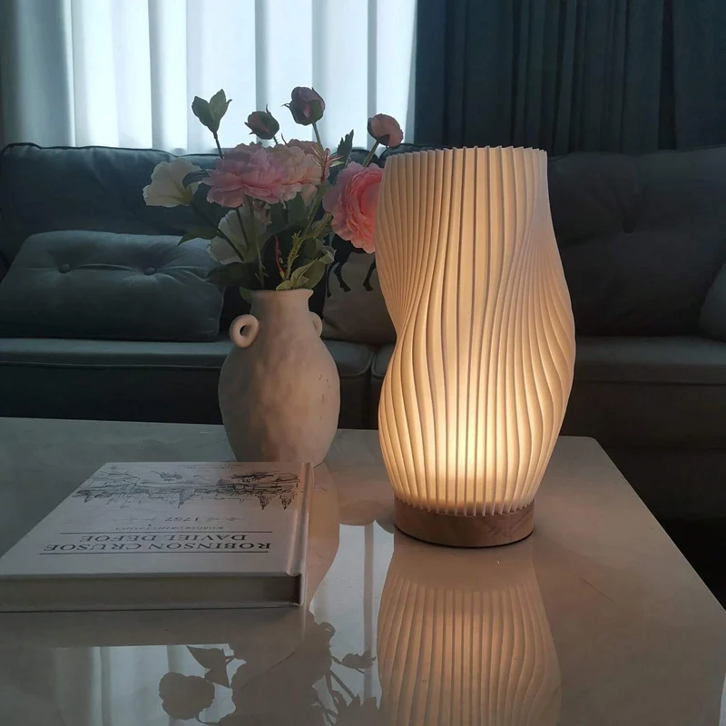 USB-bordlampe med justerbar lysstyrke og bølgeformet design