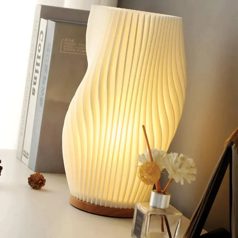 USB-bordlampe med justerbar lysstyrke og bølgeformet design
