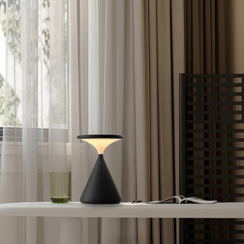 Trådløs LED Bordlampe med Smart Touch og Lang Batteritid