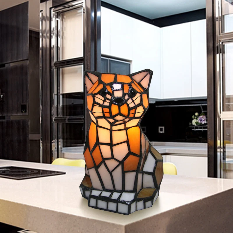 Katteformet Glasbordlampe med Farverigt Lysdesign