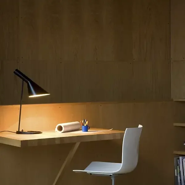 Justerbar Bordlampe med Behageligt Varmt LED Lys