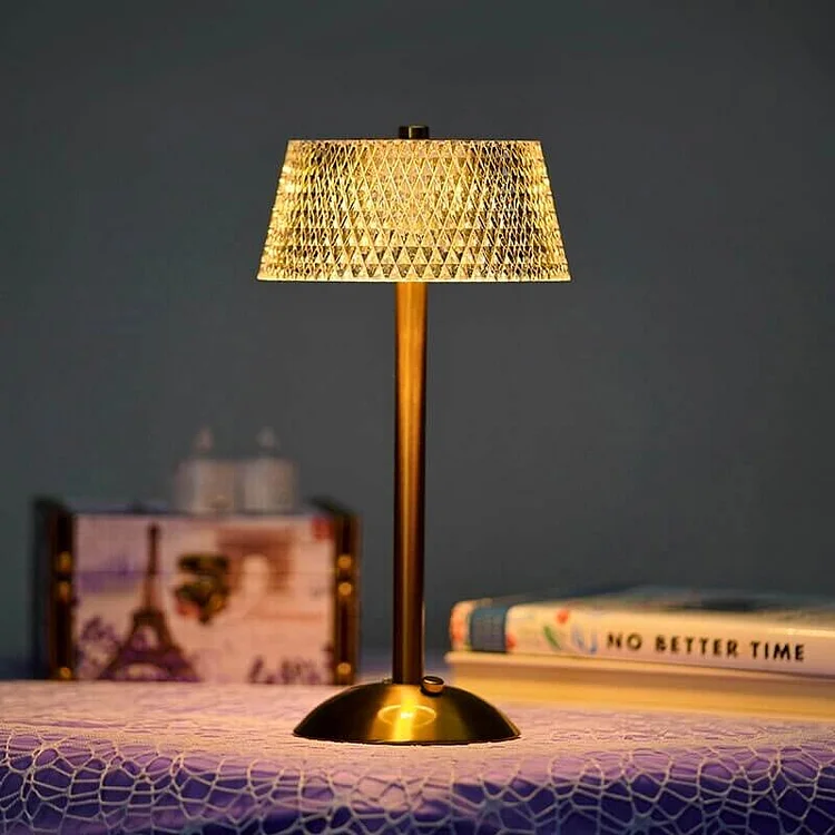 Krystallampe med USB-opladning og elegant design