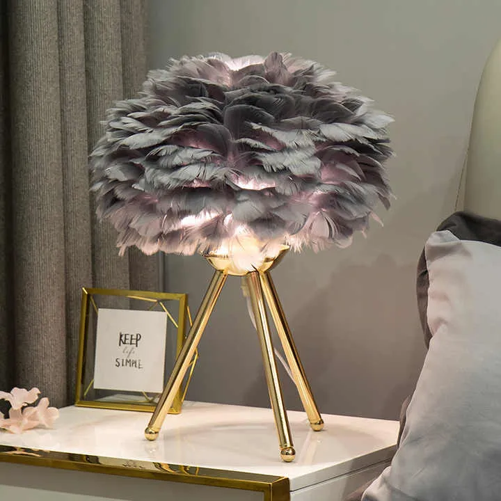 Dæmpbar Bordlampe med Fjer – Skab Elegant Belysning