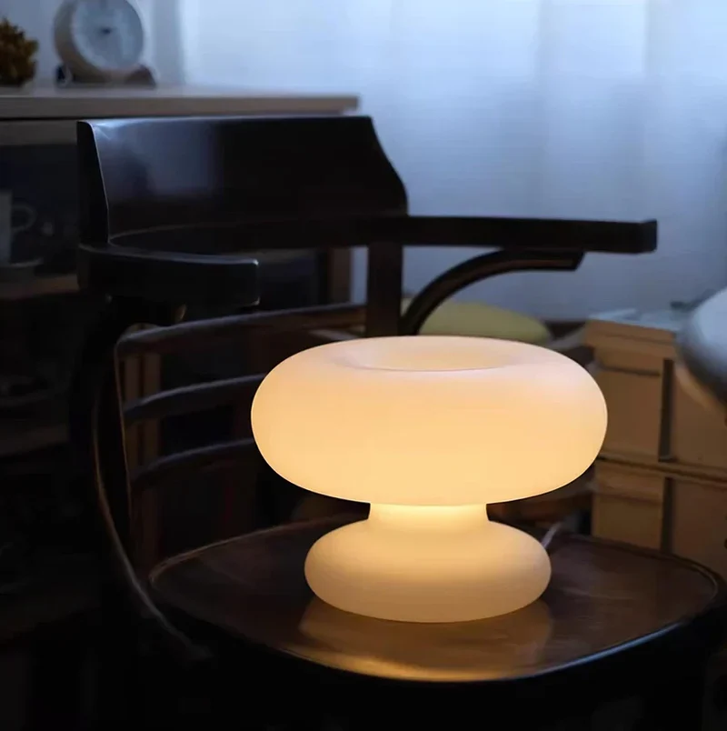 Bordlampe i Mat Glas med Hyggebelysning