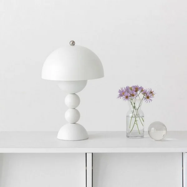 Moderne Bordlampe i Akryl for Stilfuld Indretning