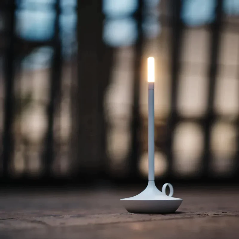 Stilfuld Bordlampe med Justerbart LED Lys og Genopladelig Batteri