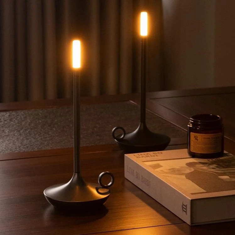 Stilfuld Bordlampe med Justerbart LED Lys og Genopladelig Batteri