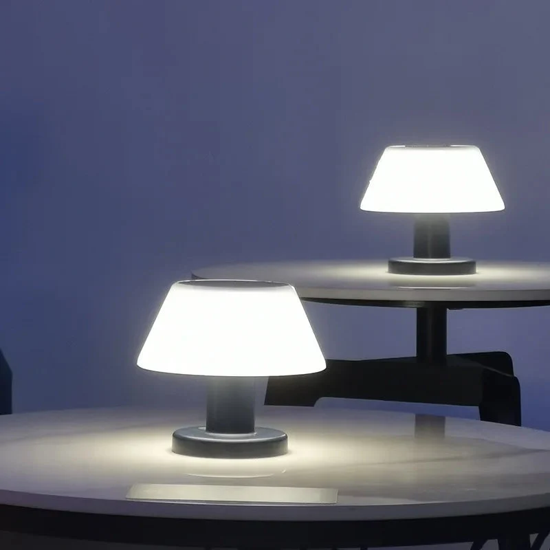 Elegant Solar Bordlampe med Trådløs Belysning til Hjemmet