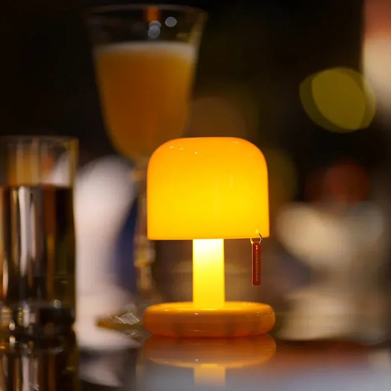 Bordlampe med Beroligende Solnedgangsglød – Genopladelig LED