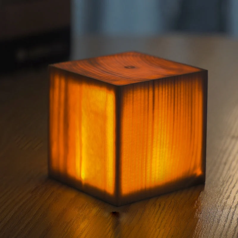 Trådløs Bordlampe med Touch Kontrol og Trælook