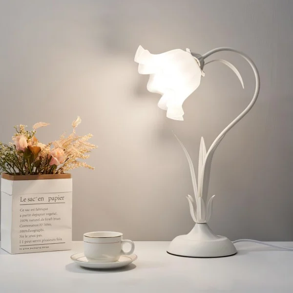 Blomstrende Vintage Bordlampe - Justerbar Elegance