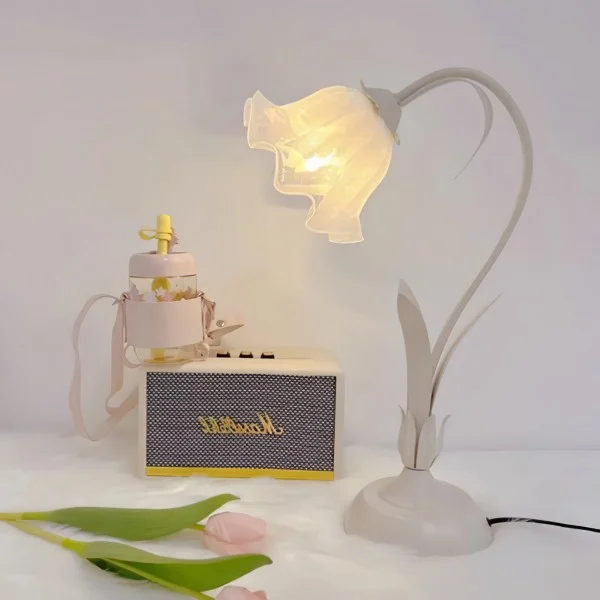 Blomstrende Vintage Bordlampe - Justerbar Elegance