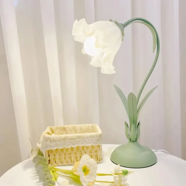 Blomstrende Vintage Bordlampe - Justerbar Elegance