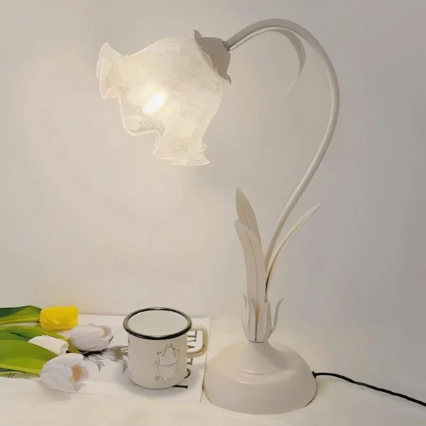 Blomstrende Vintage Bordlampe - Justerbar Elegance
