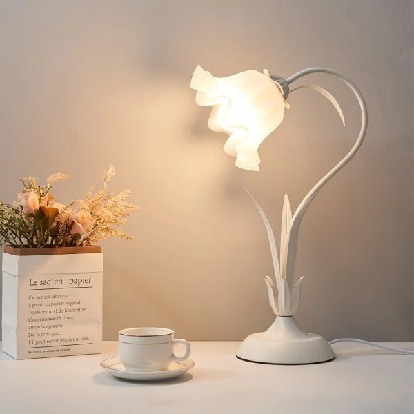 Blomstrende Vintage Bordlampe - Justerbar Elegance
