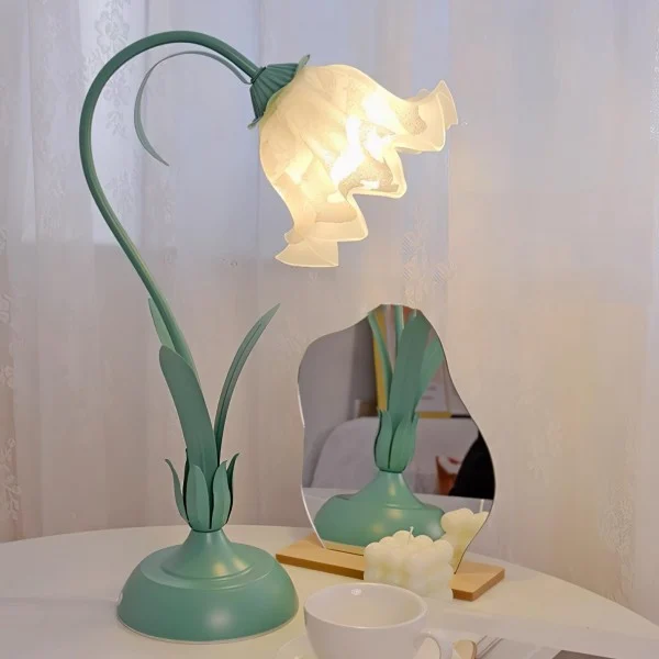 Blomstrende Vintage Bordlampe - Justerbar Elegance