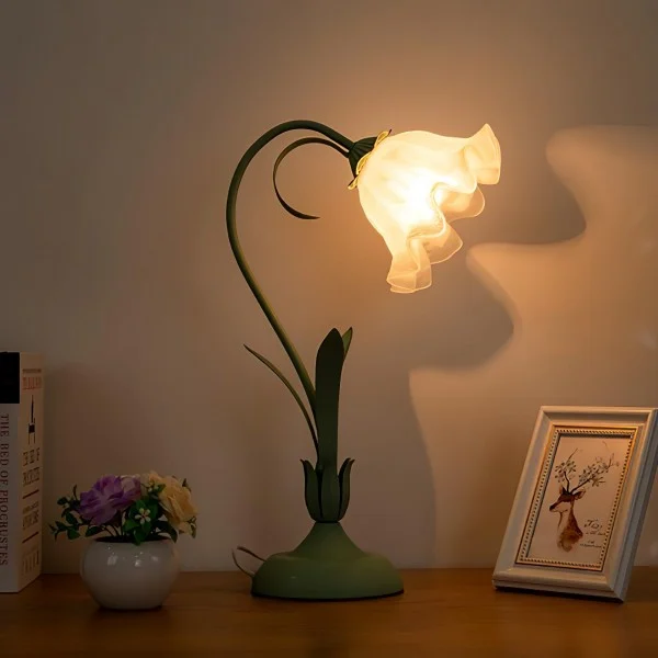 Blomstrende Vintage Bordlampe - Justerbar Elegance