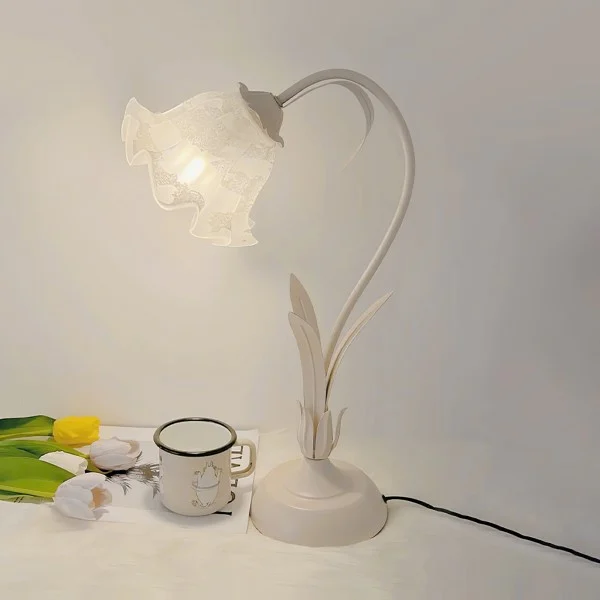 Blomstrende Vintage Bordlampe - Justerbar Elegance