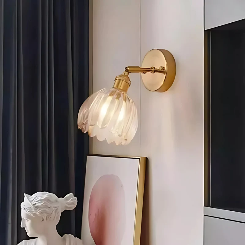 Vintage glas væglampe med blomsterdesign – tidløst elegance