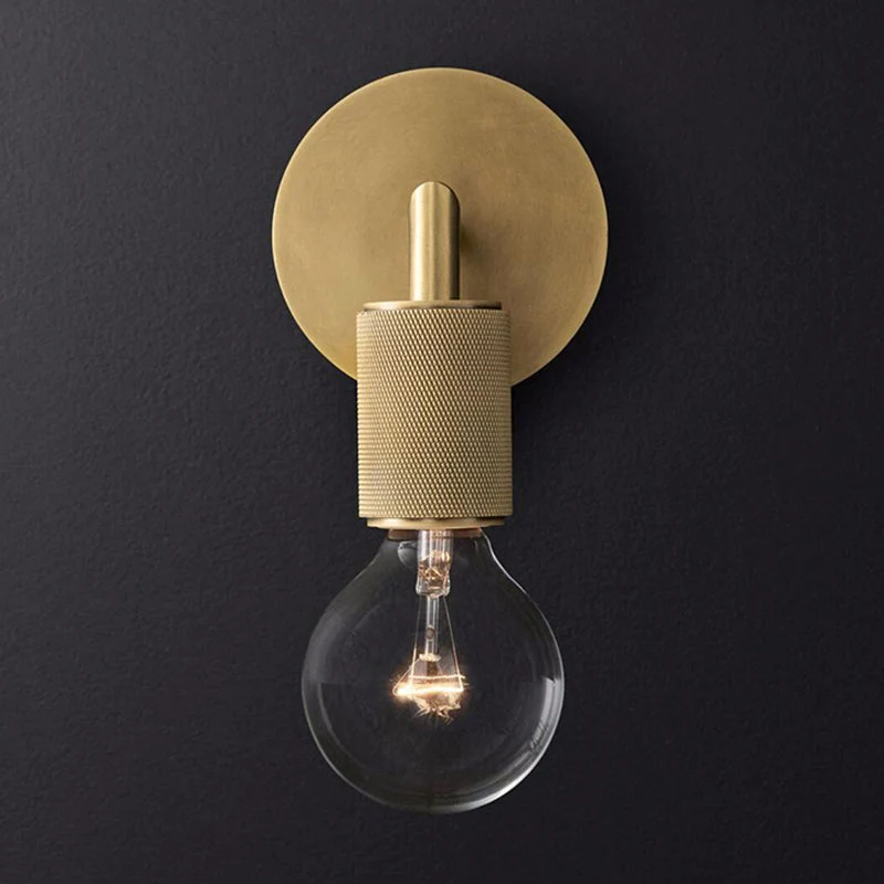 Elegant Væglampe i Messing med Dobbelt Lyskilde Design