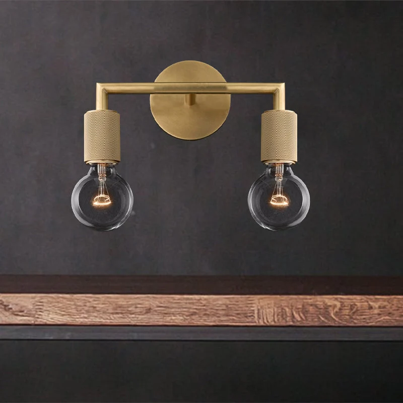 Elegant Væglampe i Messing med Dobbelt Lyskilde Design