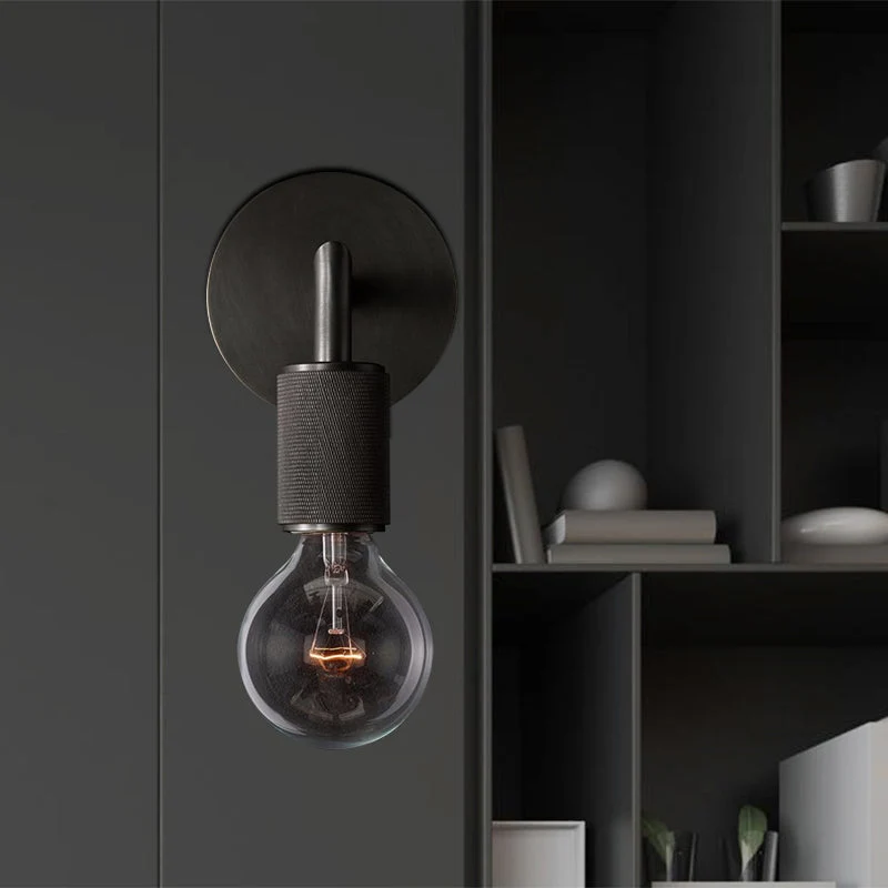 Elegant Væglampe i Messing med Dobbelt Lyskilde Design