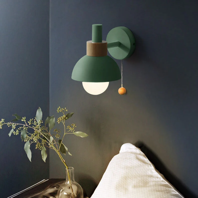 Farverig Væglampe i Moderne Design med Glaskuppel