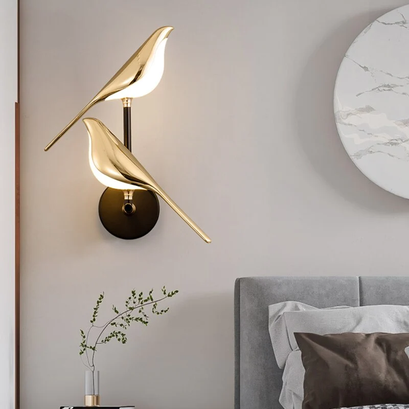 Elegant LED Væglampe med Fuglemotiv - Energibesparende Design