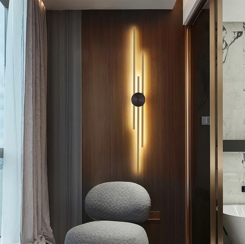 Moderne LED Væglampe med Vertikal Jern Design, 18W