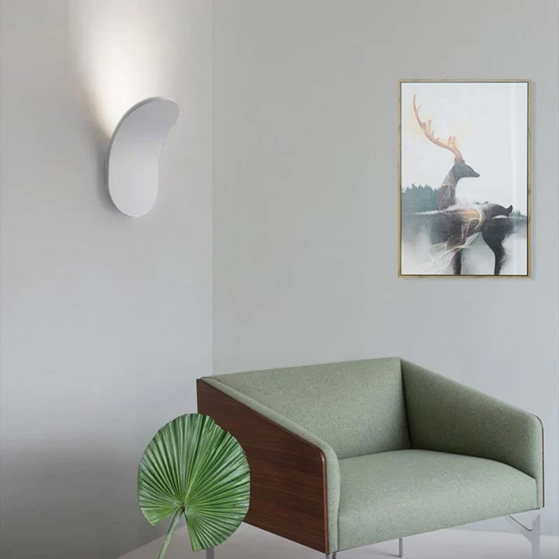 Elegant Væglampe i Jern – Nordisk Design for Moderne Hjem