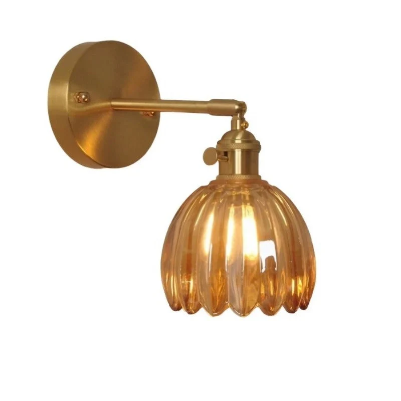 Væglys i Vintage Glas med Tulipan Design og Messing Finish